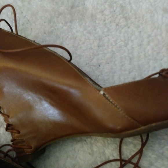 Donald Pliner wedge heel tie up shoes - Picture 5 of 7